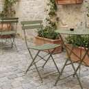 Καρέκλα Bistro pakoworld μεταλλική αναδιπλούμενη σε λαδί απόχρωση 42x46x82εκ | Συσκευασία 2 τμχ