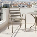 Πολυθρόνα Sussie pakoworld στοιβαζόμενη σαμπανιζέ μέταλλο με φέτες αλουμινίου 45x62x76εκ