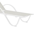 Ξαπλώστρα με μπράτσα Attain pakoworld λευκό αλουμίνιο και textilene σε μπεζ απόχρωση 191x64x32εκ